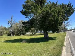 712 E Pass Road, Gulfport, MS 39507