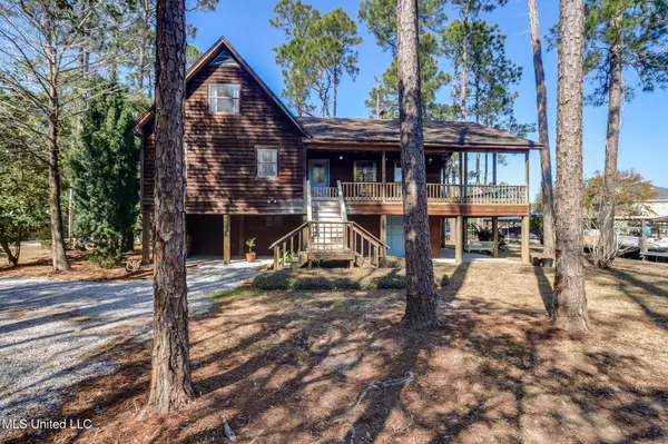 112 Dogwood Lane, Pass Christian, MS 39571