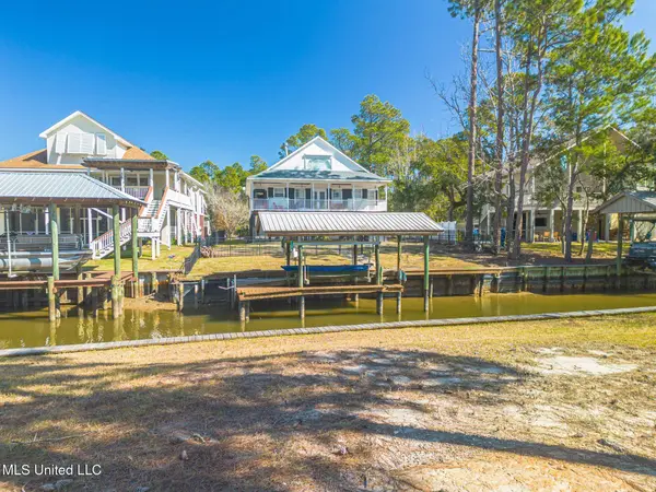 112 Dogwood Lane, Pass Christian, MS 39571