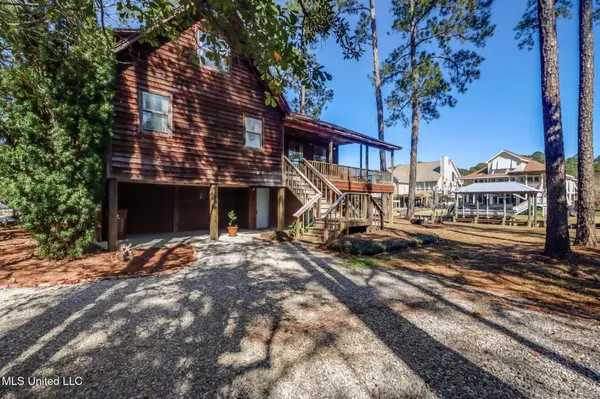 112 Dogwood Lane, Pass Christian, MS 39571