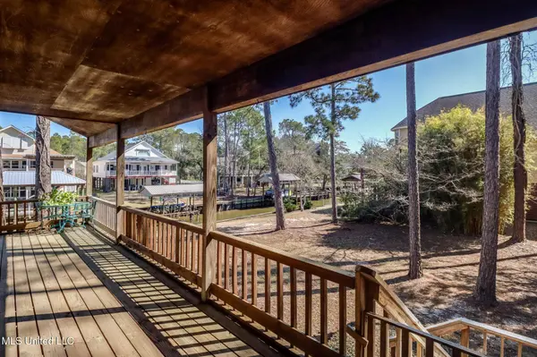 112 Dogwood Lane, Pass Christian, MS 39571