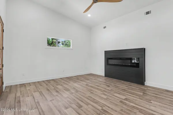7510 Mahoney Drive, Pass Christian, MS 39571