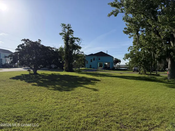 10058 E Shorecrest Road, Biloxi, MS 39532