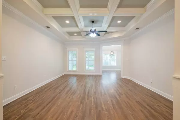 4119 Glen Laurel Drive East, Valdosta, GA 31605