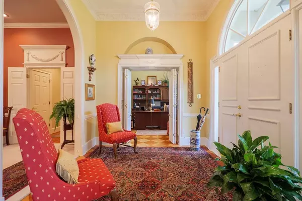 951 S Lakeshore Drive, Valdosta, GA 31605