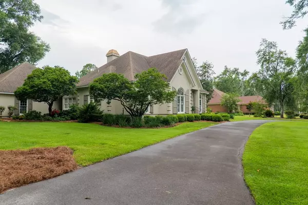 951 S Lakeshore Drive, Valdosta, GA 31605