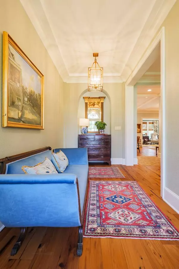 1100 Ravenwood Circle, Valdosta, GA 31602