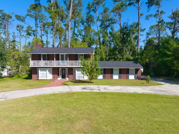 2436 Meadowbrook Dr, Valdosta, GA 31602