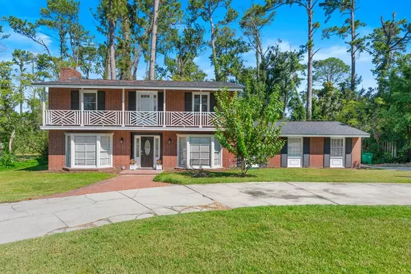 2436 Meadowbrook Dr, Valdosta, GA 31602