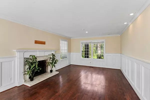 2436 Meadowbrook Dr, Valdosta, GA 31602