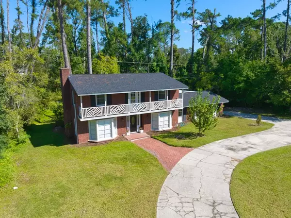 2436 Meadowbrook Dr, Valdosta, GA 31602