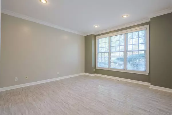 745 Lake Laurie Drive, Valdosta, GA 31605