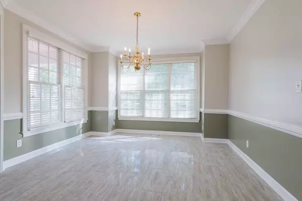 745 Lake Laurie Drive, Valdosta, GA 31605