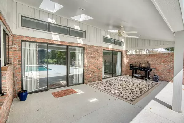 787 Lake Laurie Drive, Valdosta, GA 31605