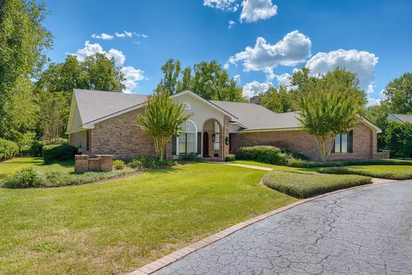 787 Lake Laurie Drive, Valdosta, GA 31605