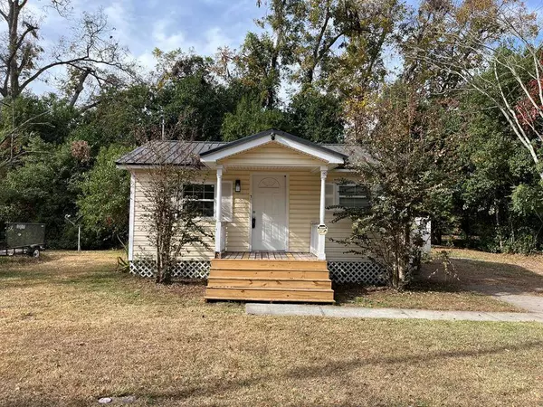 209 N West, Hahira, GA 31632