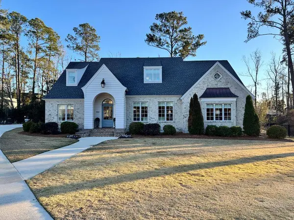 1100 Ravenwood Circle, Valdosta, GA 31602