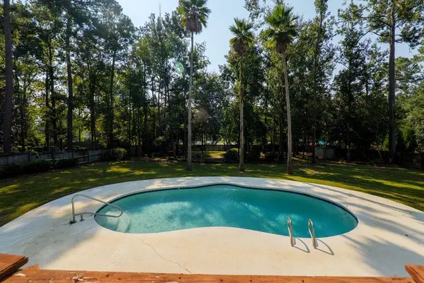 745 Lake Laurie Drive, Valdosta, GA 31605