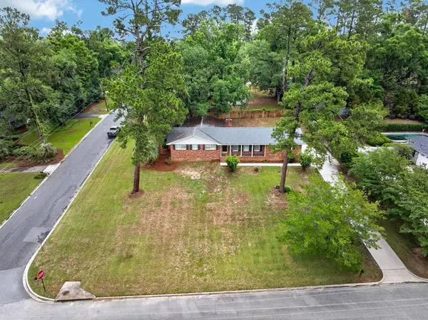 2020 Wood Valley Drive, Valdosta, GA 31602