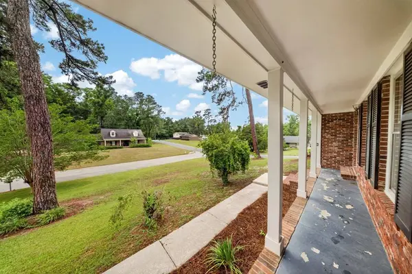 2020 Wood Valley Drive, Valdosta, GA 31602