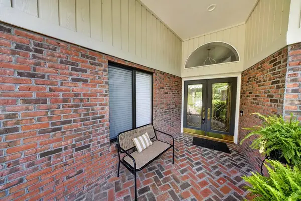787 Lake Laurie Drive, Valdosta, GA 31605