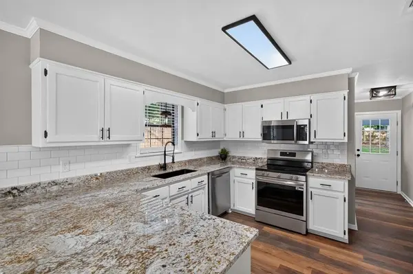 2402 Spring Valley Circle, Valdosta, GA 31602