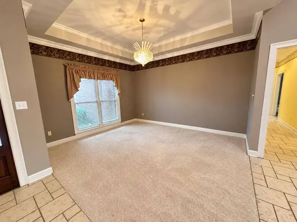 741 Lake Laurie Drive, Valdosta, GA 31605