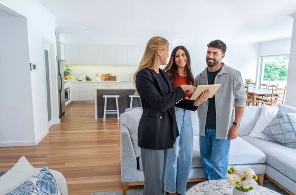 Buy a Home With a Real Estate Agent