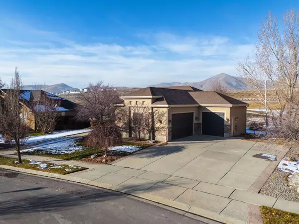 9225 N MOUNT AIREY DR, Eagle Mountain, UT 84005