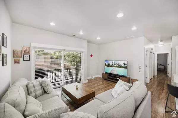 8457 S IVY SPRINGS LN W, West Jordan, UT 84081