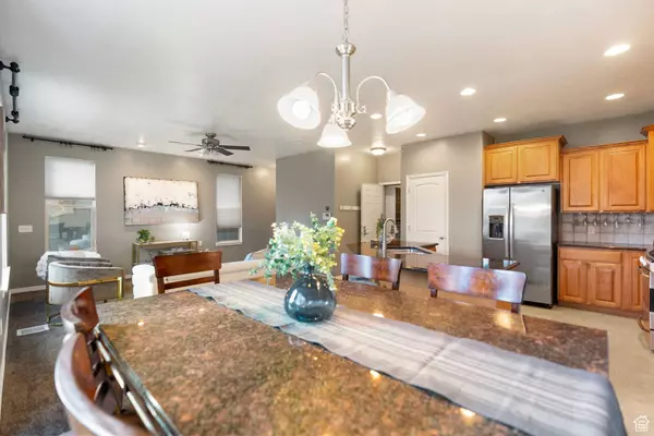 7069 W COTTAGE DR, West Jordan, UT 84081