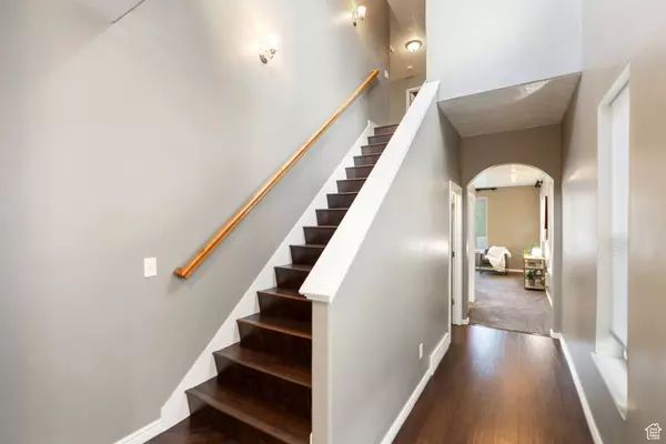 7069 W COTTAGE DR, West Jordan, UT 84081