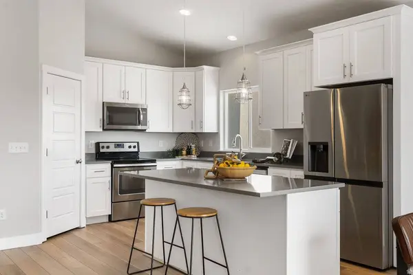 15184 S INVERLEITH CV #309, Bluffdale, UT 84065