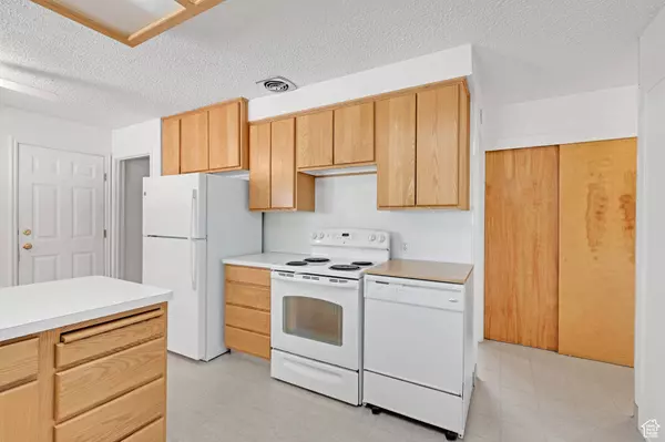 2458 N 575 E, North Ogden, UT 84414