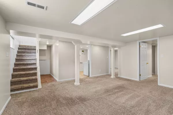 3830 S ORAM CIR, South Ogden, UT 84403