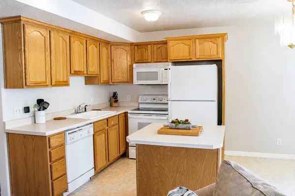 620 N FAIRFIELD RD E #10, Layton, UT 84041