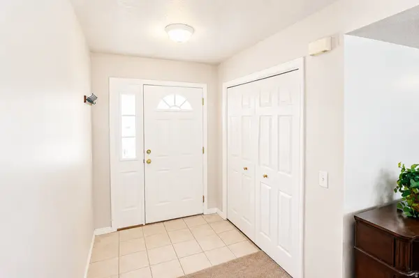 620 N FAIRFIELD RD E #10, Layton, UT 84041