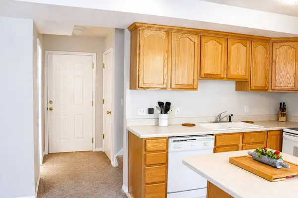 620 N FAIRFIELD RD E #10, Layton, UT 84041