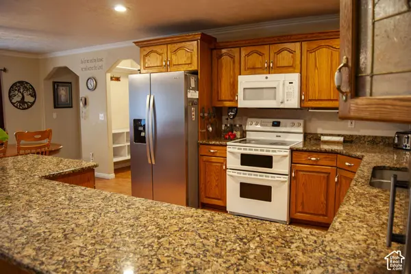 1028 E GORDON AVE N, Layton, UT 84040