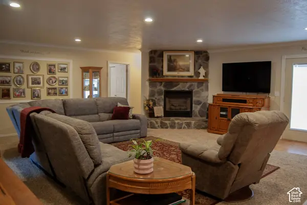 1028 E GORDON AVE N, Layton, UT 84040