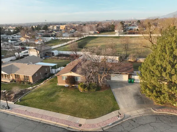 1033 Adams St, Layton, UT 84040-3402