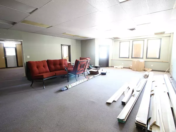 5 S MAIN ST, Providence, UT 84332