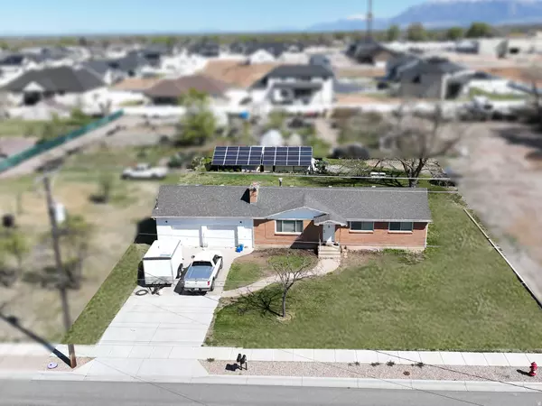 2132 W 800 N, Clinton, UT 84015