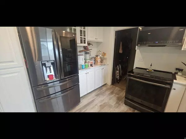 2132 W 800 N, Clinton, UT 84015