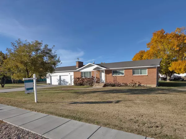 2132 W 800 N, Clinton, UT 84015