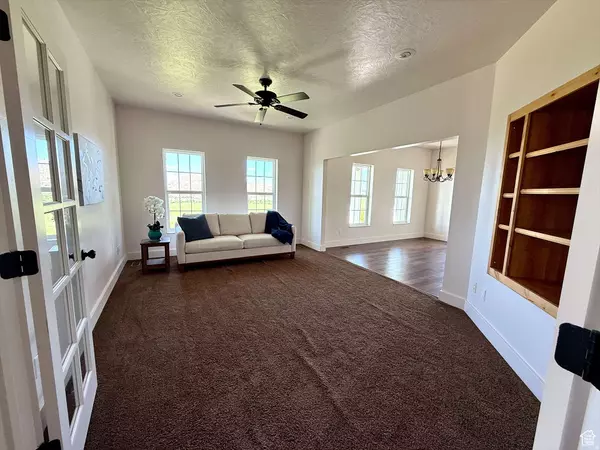 2307 MAPLE LEAF DR, Cove, UT 84320