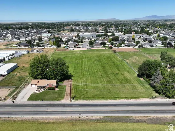 1145 N 2000 W, Clinton, UT 84015