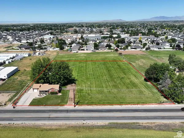 1145 N 2000 W, Clinton, UT 84015