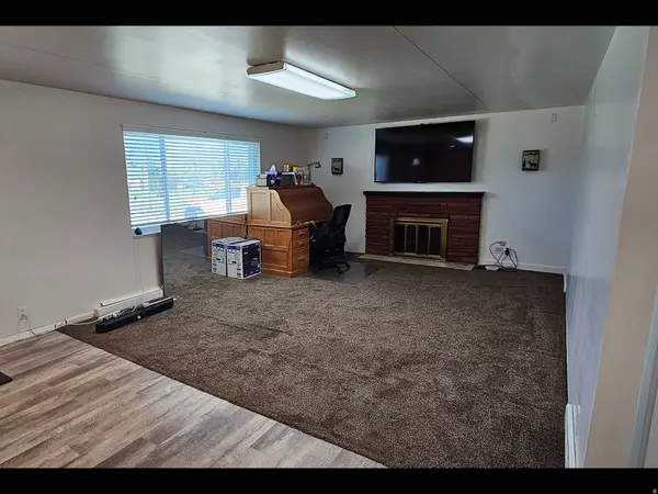 2132 W 800 N, Clinton, UT 84015