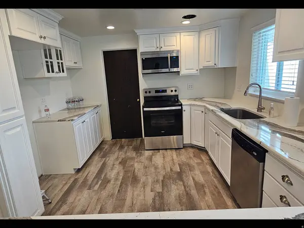 2132 W 800 N, Clinton, UT 84015